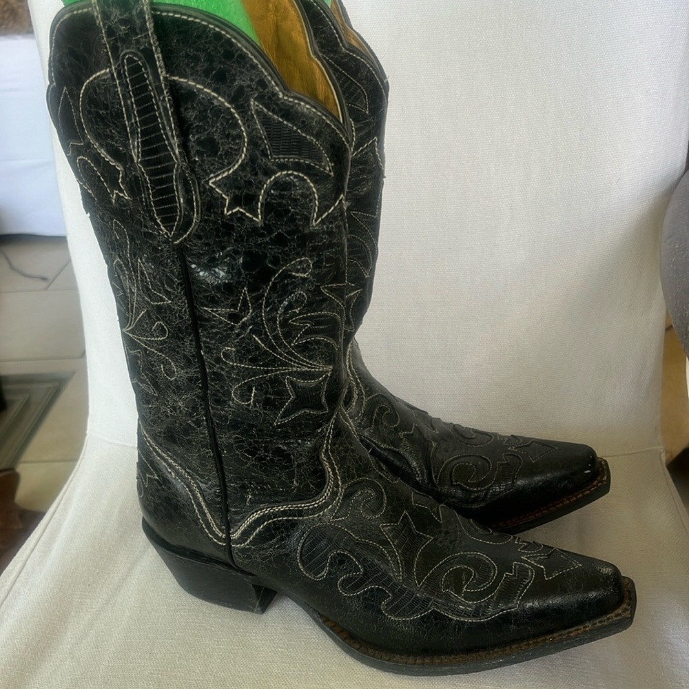 J.B. Dillon black goat leather embossed pointed toe pull strap western boots 8